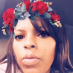 Meet your Posher, Dominique